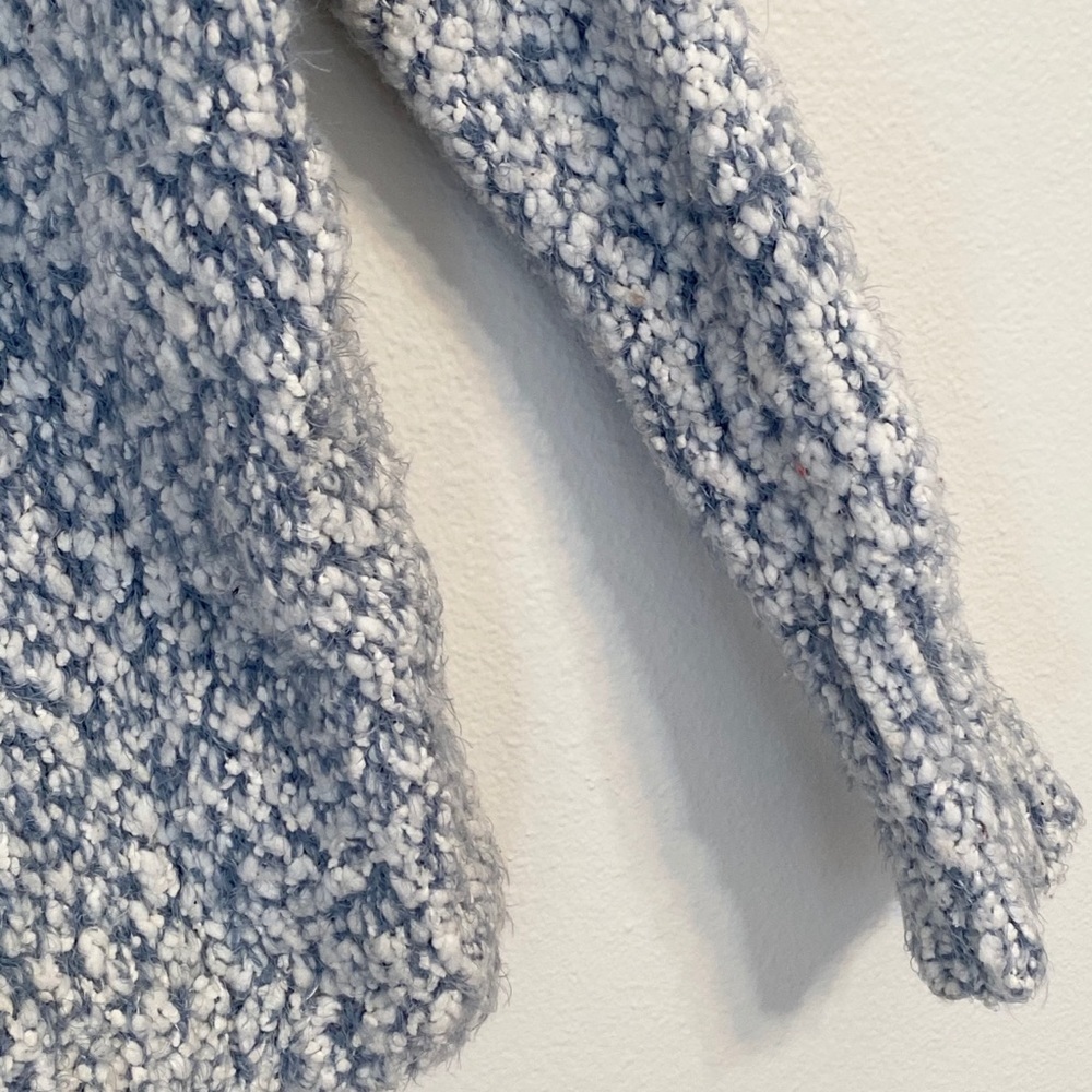 V-Neck Soft Knit Sweater S - Picture 5 of 5